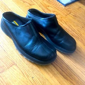 GBX comfy leather slip on shoes. Excellent condition. See pics